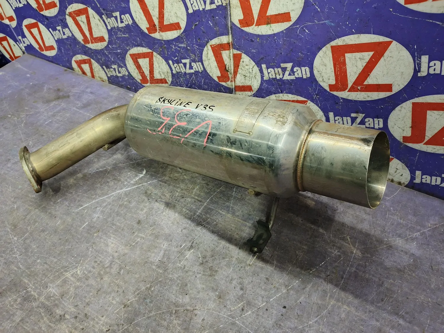 Глушитель Nissan Skyline V35