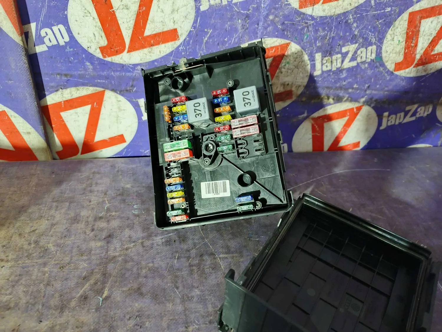 Блок предохранителей, реле Audi A3 8P