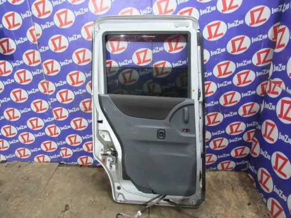 Дверь боковая Mitsubishi Delica D2 MB15S