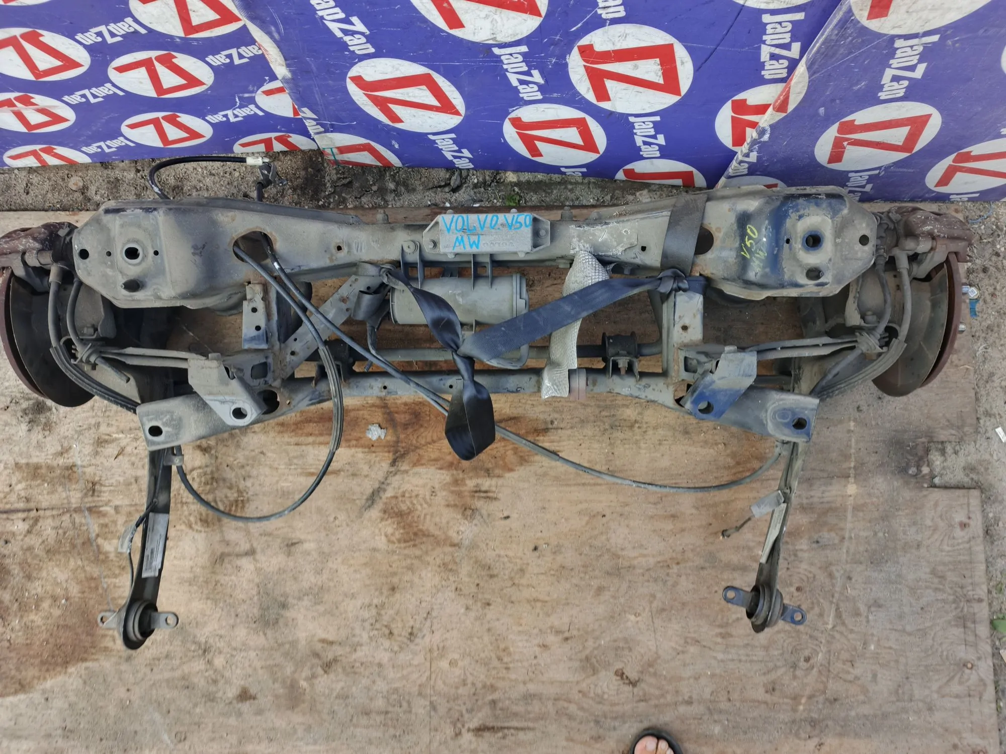 Балка поперечная для Volvo V50 MW43  B5244S  зад    