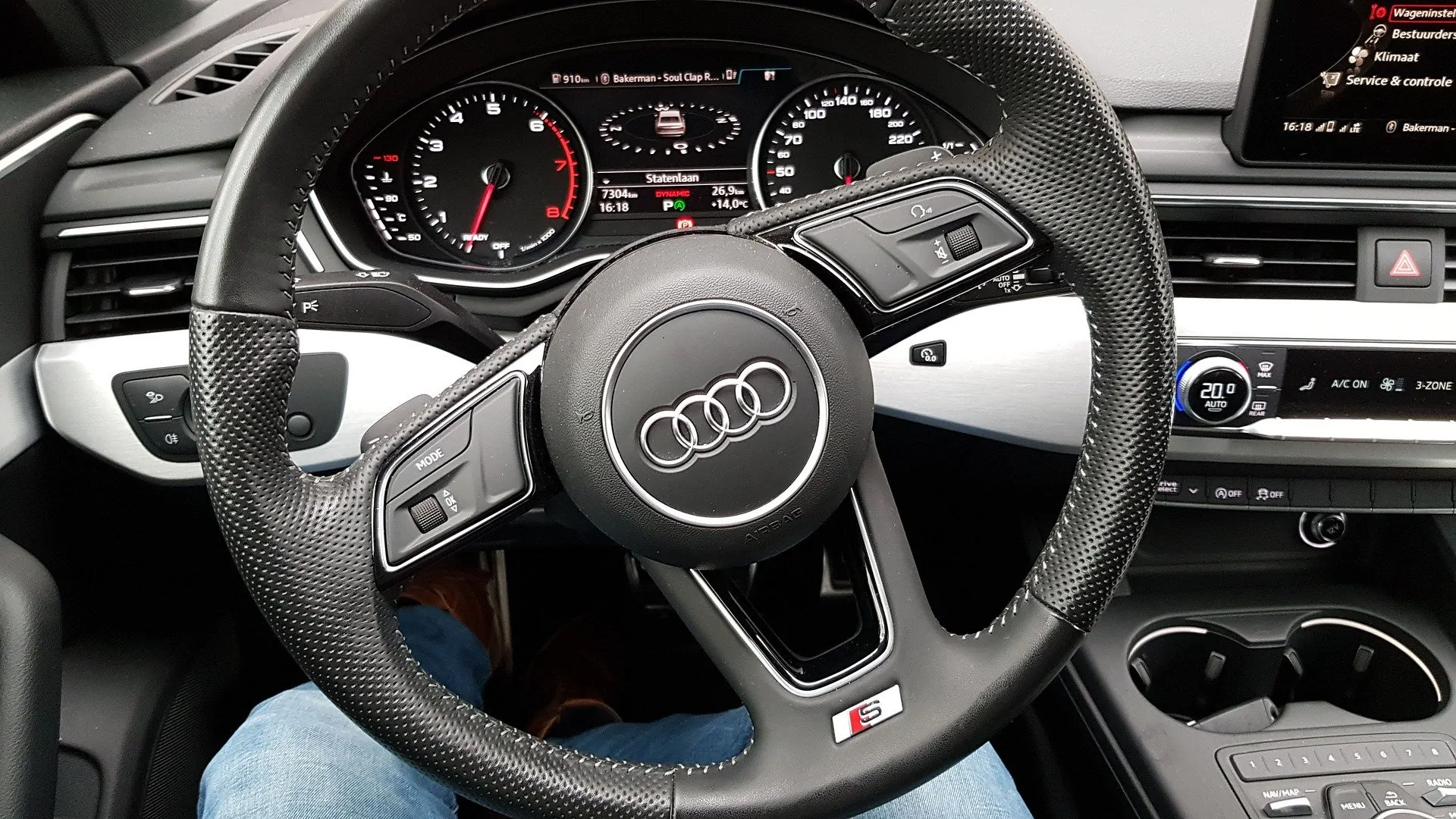 Audi A4 интерьер Audi A4 интерьер