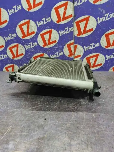 Радиатор охлаждения двигателя Nissan Moco MG33S
