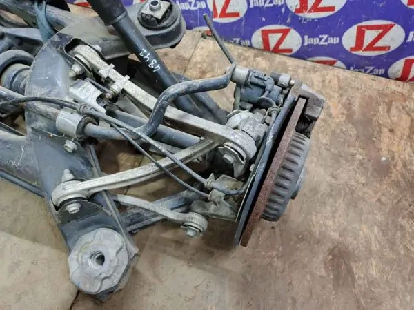 Балка поперечная Mercedes-Benz C-класс W204 Балка поперечная Mercedes-Benz C-класс W204