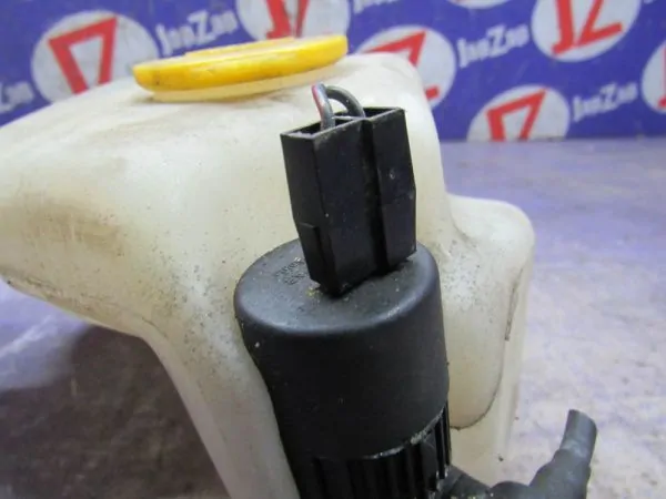 Бачок омывателя Opel Astra F