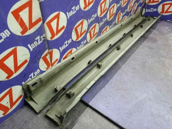 Порог пластиковый Subaru Legacy BL5