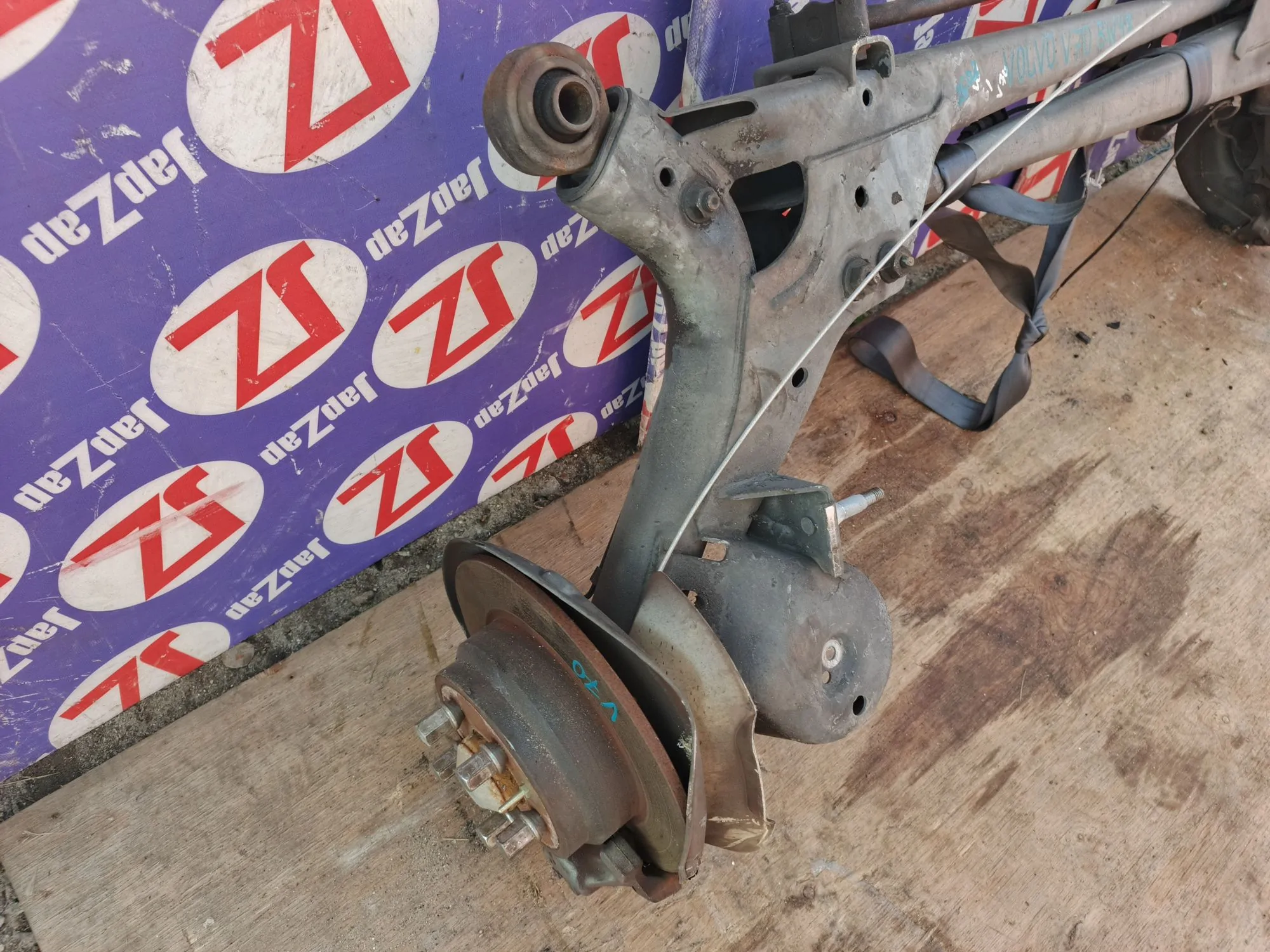 Балка поперечная для Volvo V70 LW56  B5254  зад    