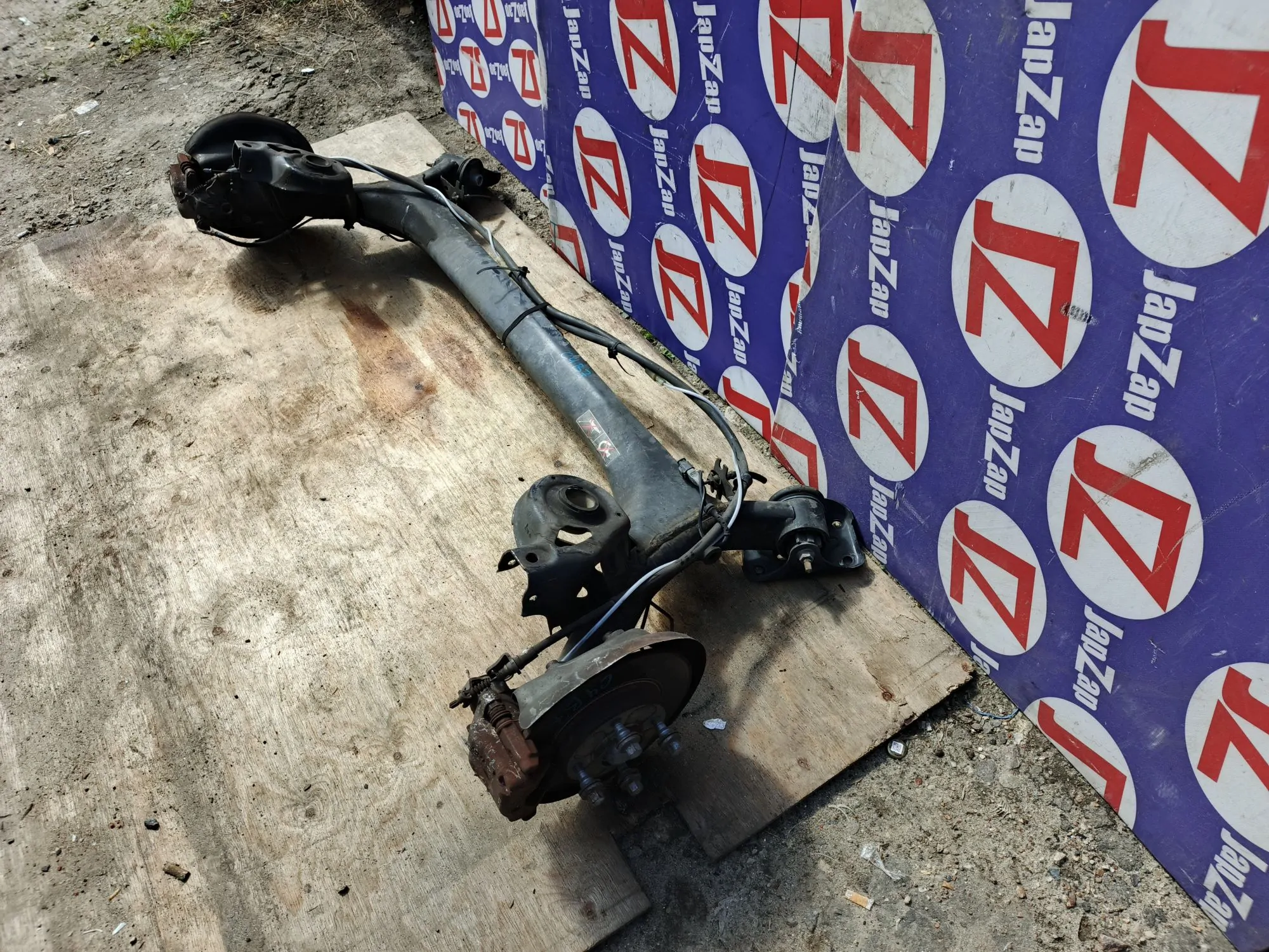Балка поперечная для Citroen C4 B7  EP6  зад    