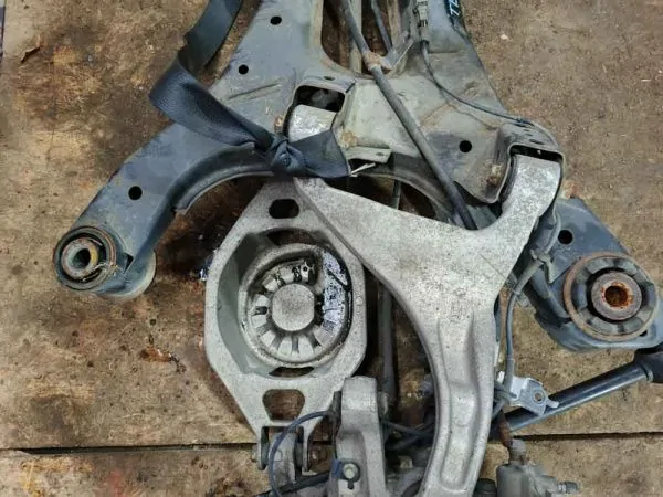 Балка поперечная Nissan Teana J32