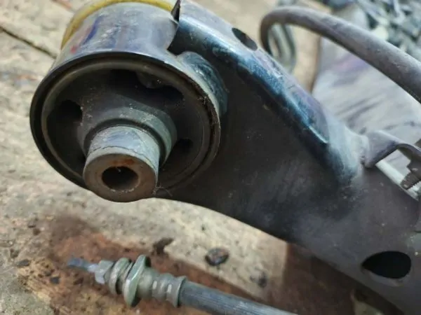 Балка поперечная Nissan Note E12