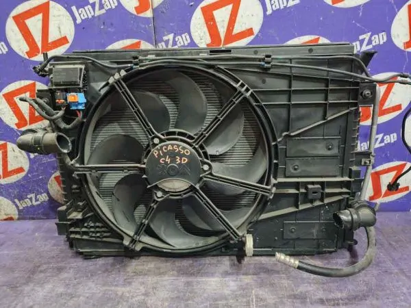 Радиатор охлаждения двигателя Citroen C4 Picasso 3D