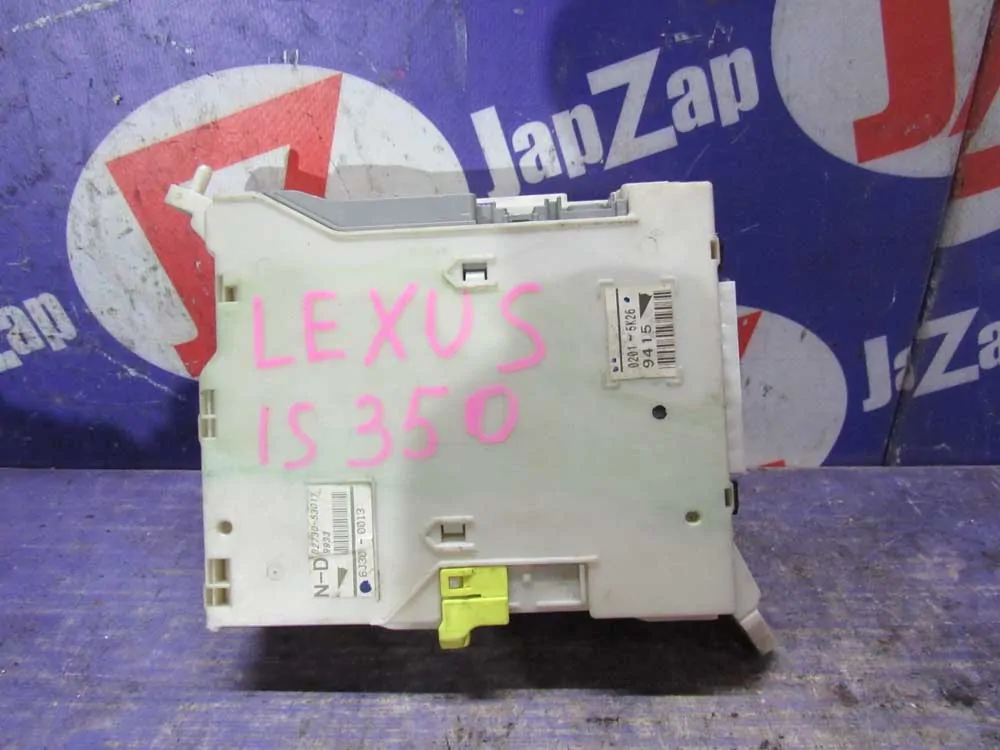 Блок предохранителей, реле Lexus IS GSE21