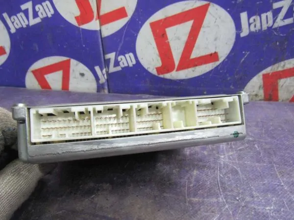 Блок управления двигателем Honda Zest JE1