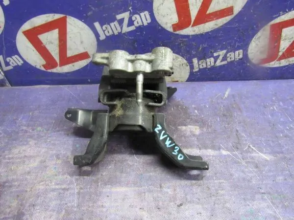 Подушка двигателя Toyota Prius ZVW30