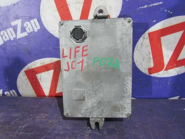 Блок управления двигателем Honda Life JC1