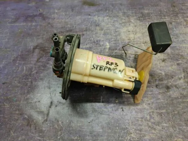Насос топливный Honda Stepwgn RF3