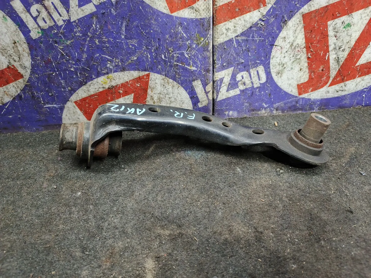 Рычаг Nissan March AK12