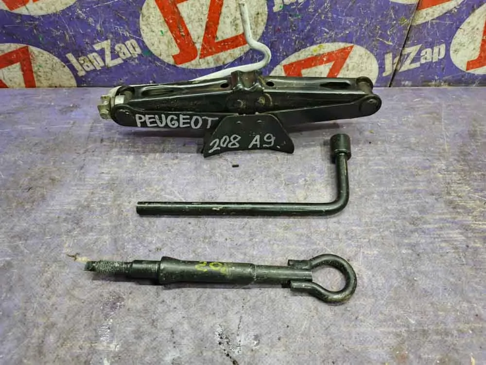 Домкрат для легкового автомобиля