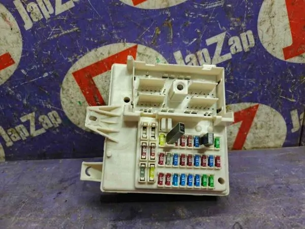 Блок предохранителей, реле Cadillac CTS 