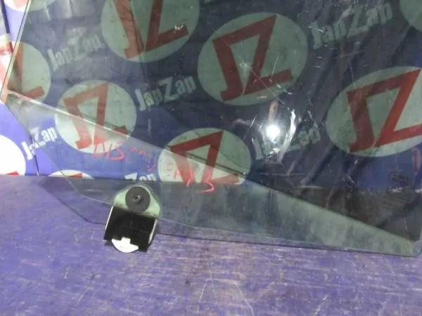 Стекло двери Land Rover Discovery L319