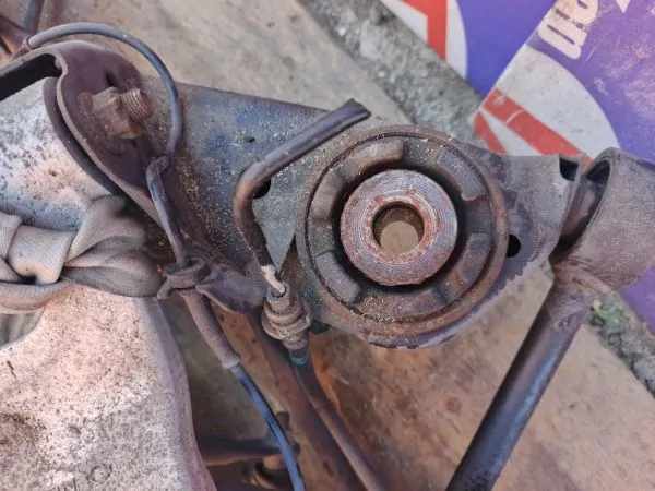 Балка поперечная Nissan Teana J32