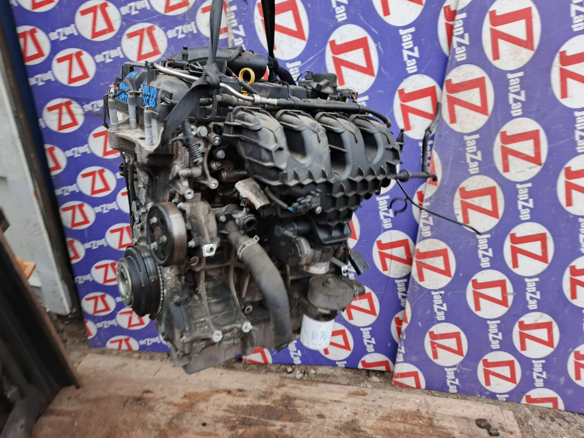 Двигатель для Volvo XC60 DZ44  B4204T6      