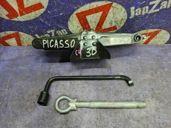 Домкрат для легкового автомобиля