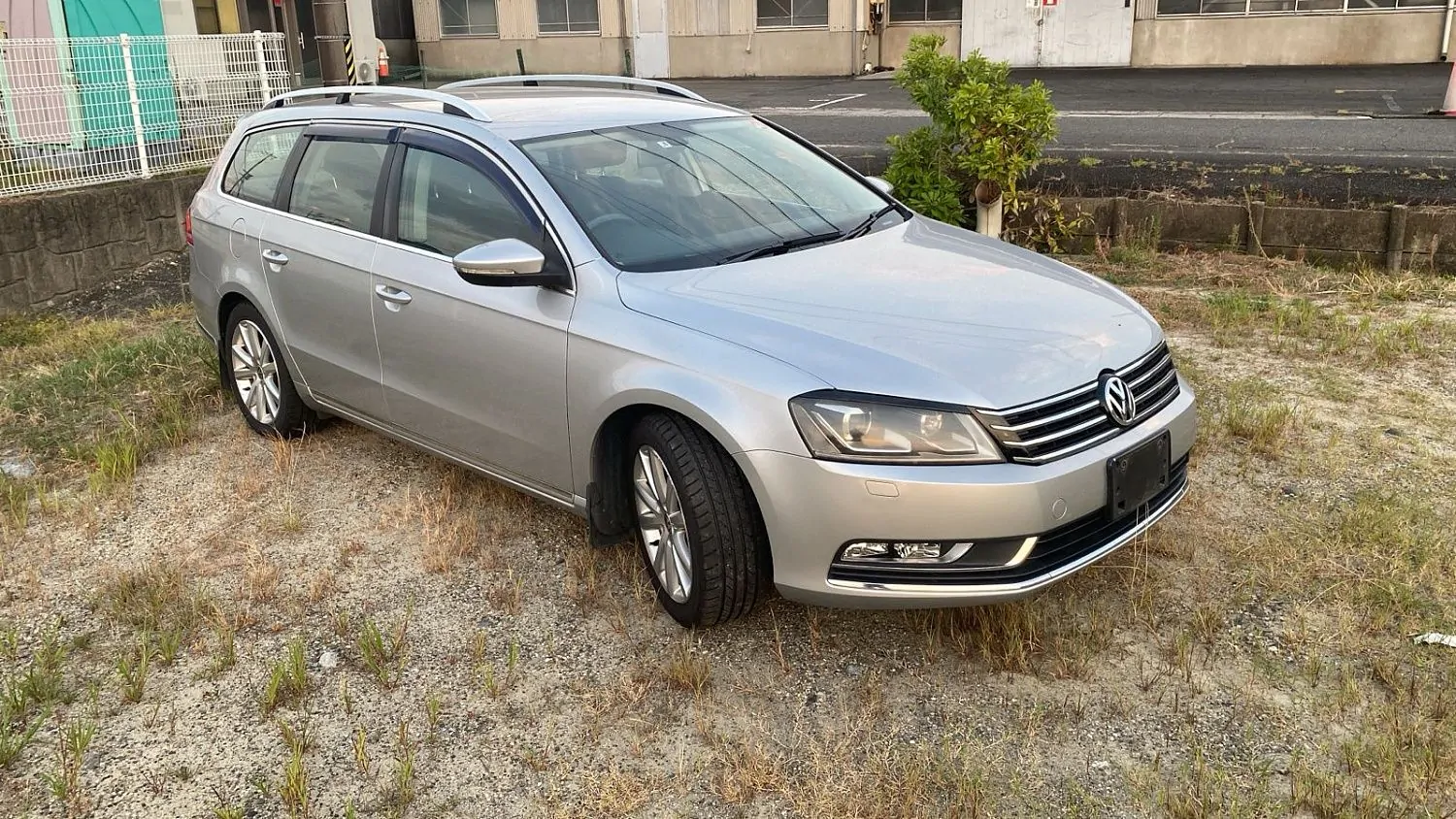 Автомобили в разборе для формирования контейнера