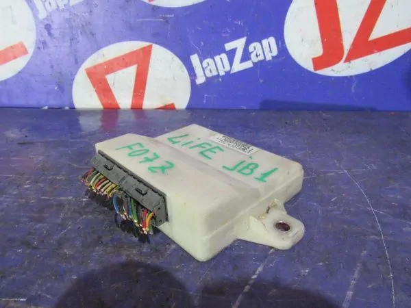 Блок управления двигателем Honda Life JB1