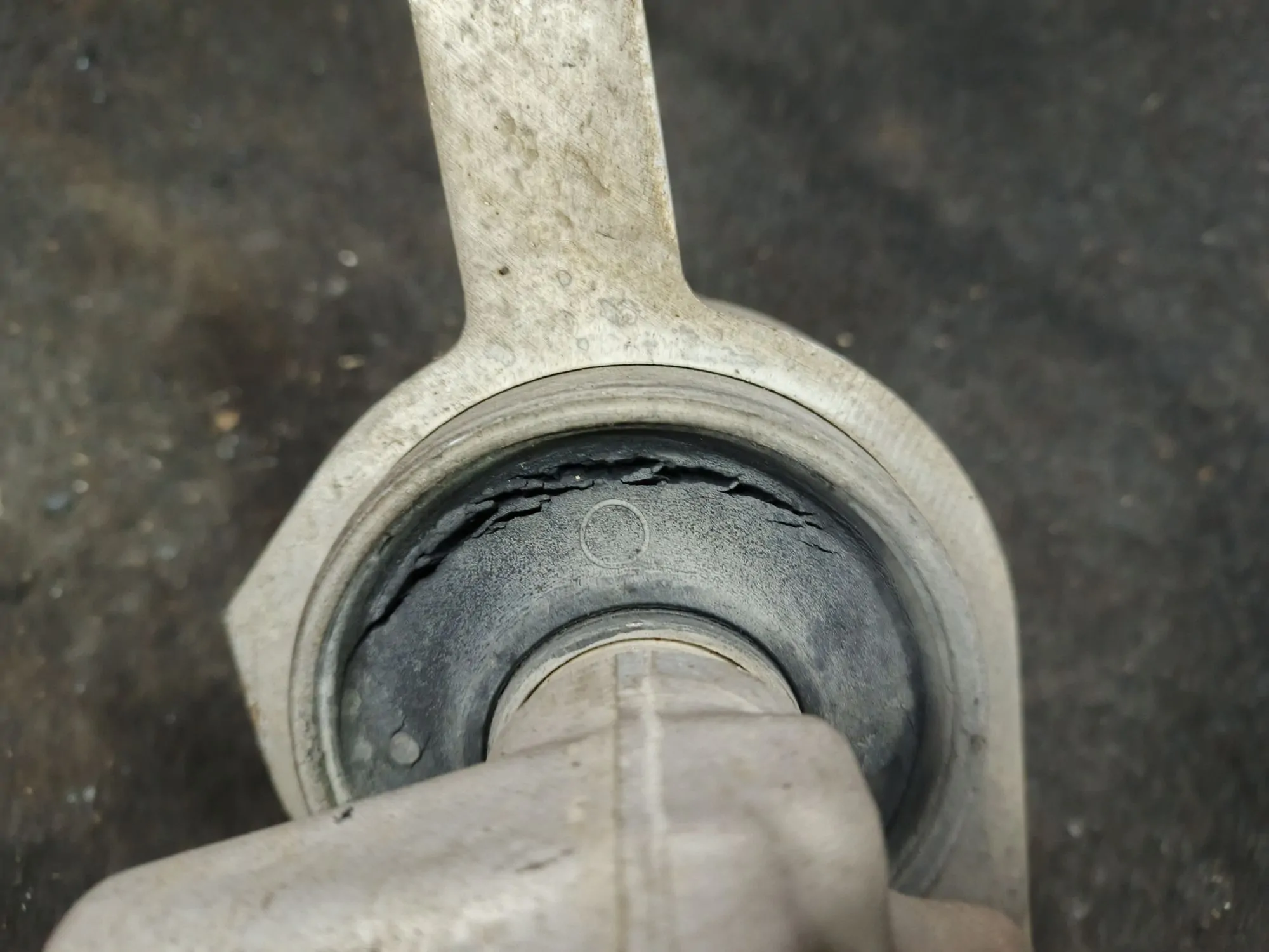 Рычаг для Nissan Fuga Y51  VQ25HR  перед право   