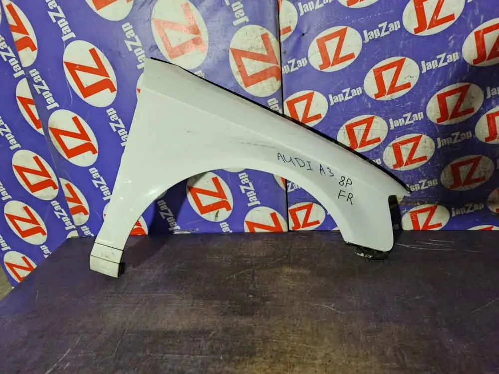 Крыло переднее Audi A3 8P