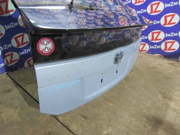 Дверь багажника Toyota Prius ZVW30