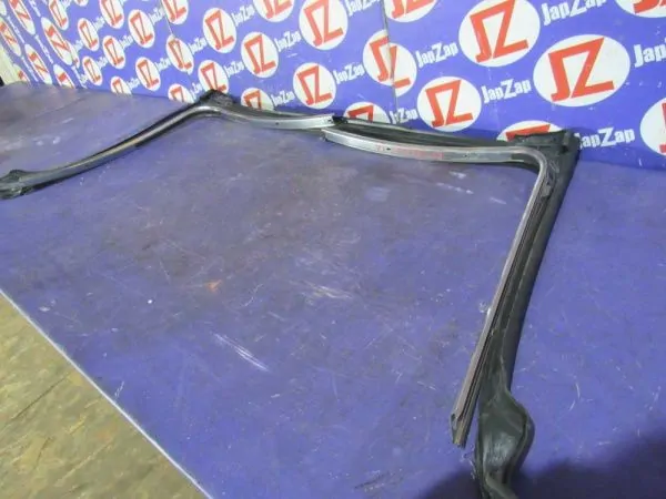 Уплотнитель для крыши Mitsubishi Eclipse D52A