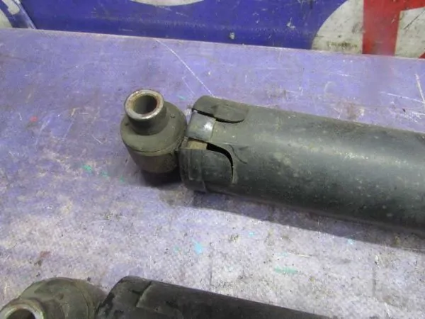 Амортизатор подвески Chrysler PT Cruiser PT