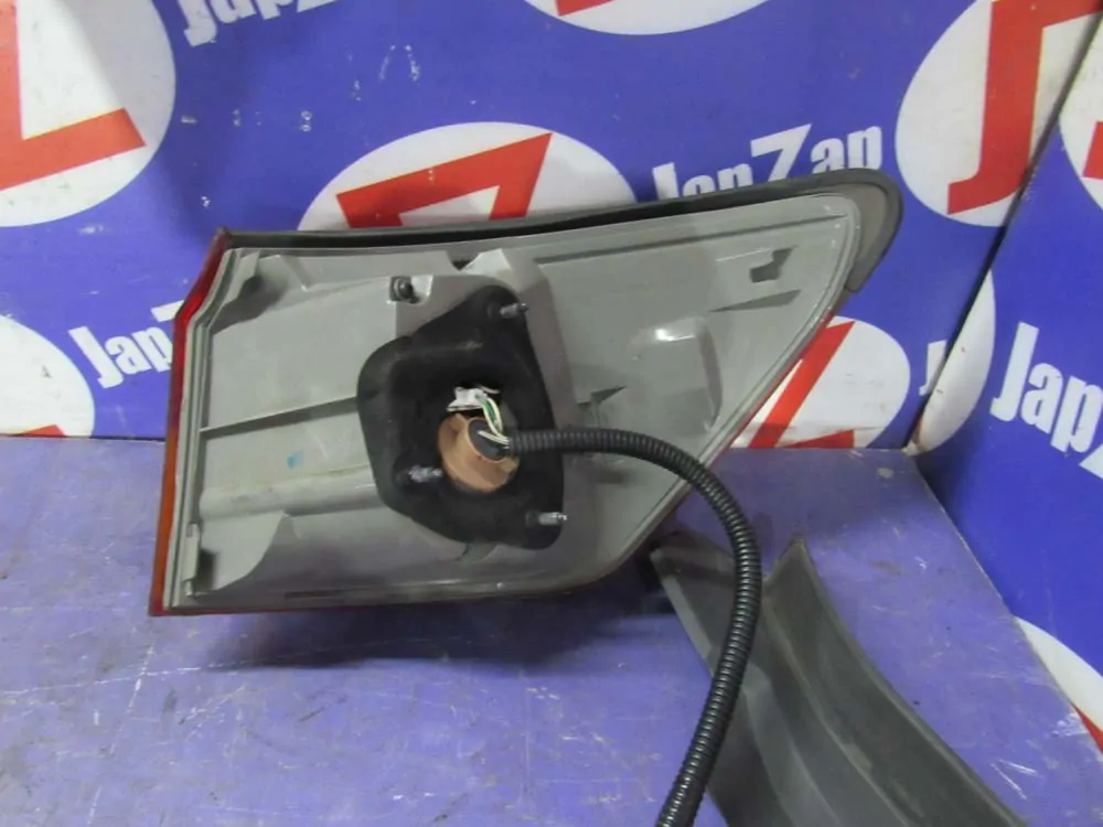 Фонарь задний для Lexus IS  GSE21  2GR-FSE   лево    Фонарь задний для Lexus IS GSE21  2GR-FSE   лево