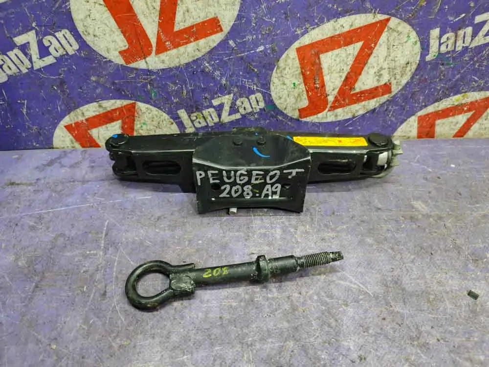 Домкрат для легкового автомобиля