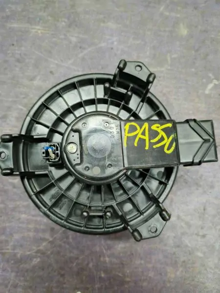 Мотор печки Toyota Passo KGC30