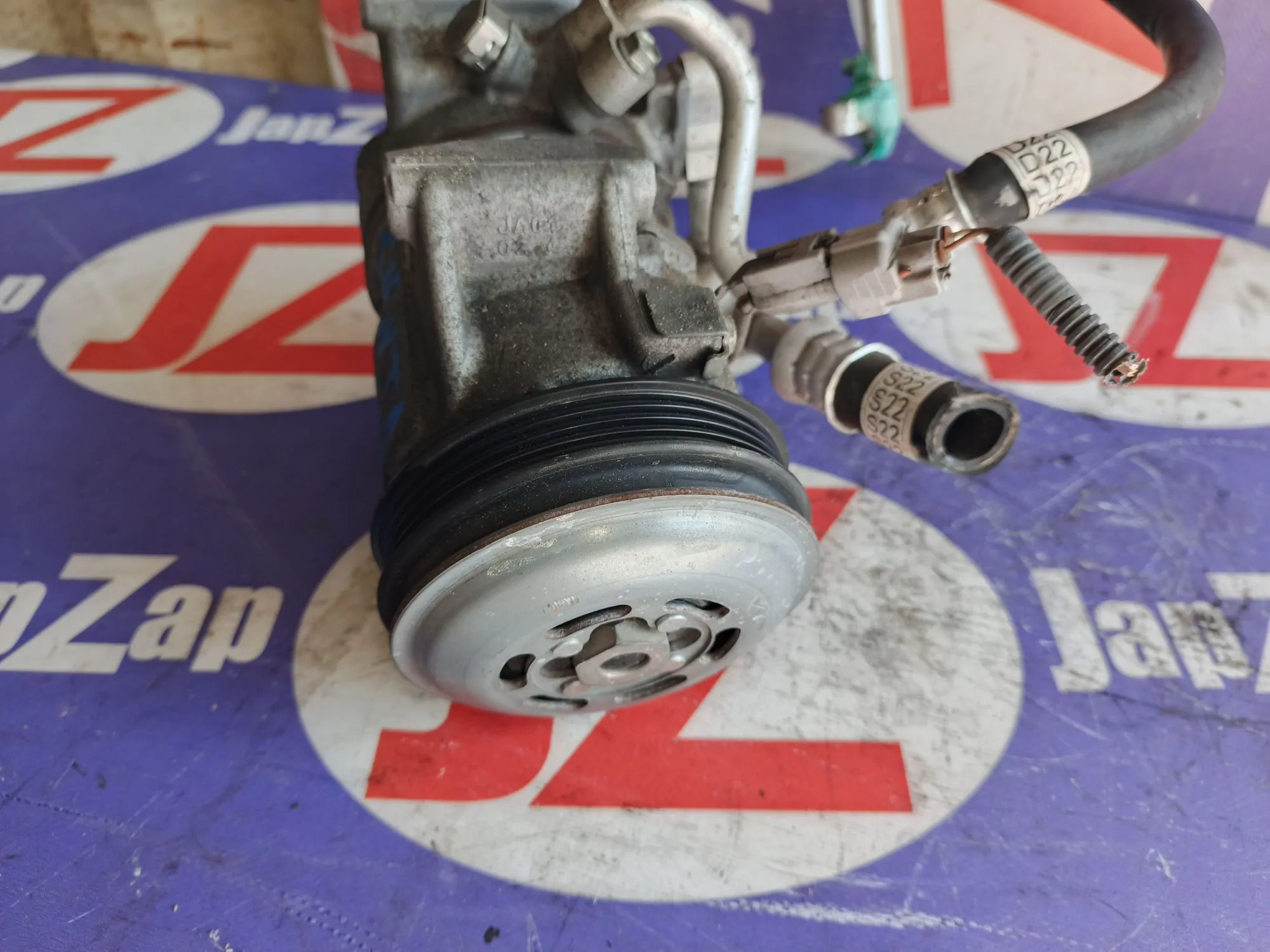 Компрессор кондиционера для Toyota Sienta NSP170G  1NR-FKE     4472604202 