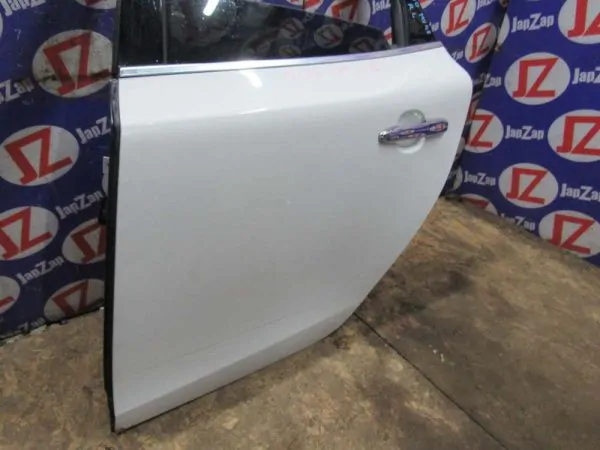 Дверь боковая Volvo V40 MW48