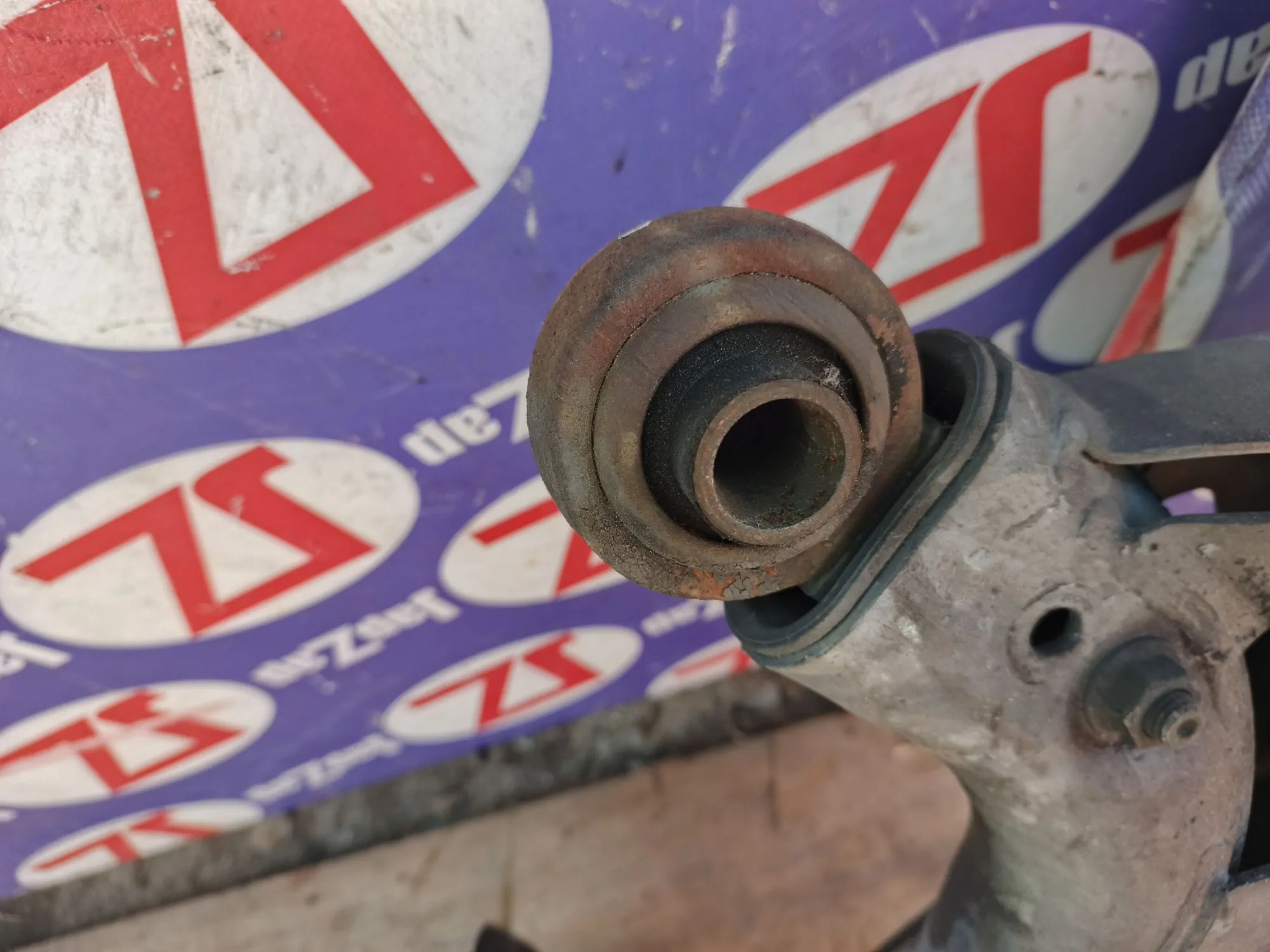 Балка поперечная для Volvo V70 LW56  B5254  зад    
