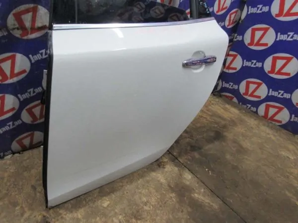 Дверь боковая Volvo V40 MW48