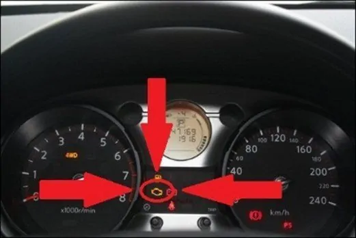 Лампочка Check на панели Nissan Qashqai Лампочка Check на панели Nissan Qashqai