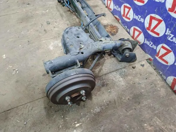 Балка поперечная Nissan Tiida C11