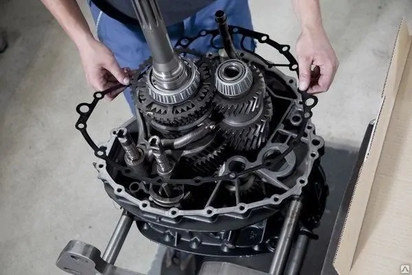 Для качественного ремонта трансмиссии ее необходимо снять с автомобиля