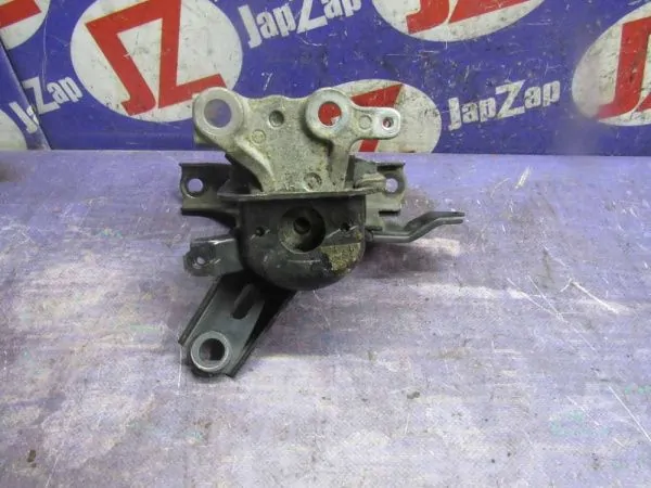 Подушка двигателя Toyota Prius ZVW30