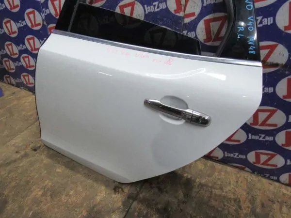 Дверь боковая Volvo V40 MW48