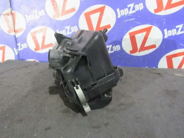 Корпус воздушного фильтра Daihatsu Mira L275S