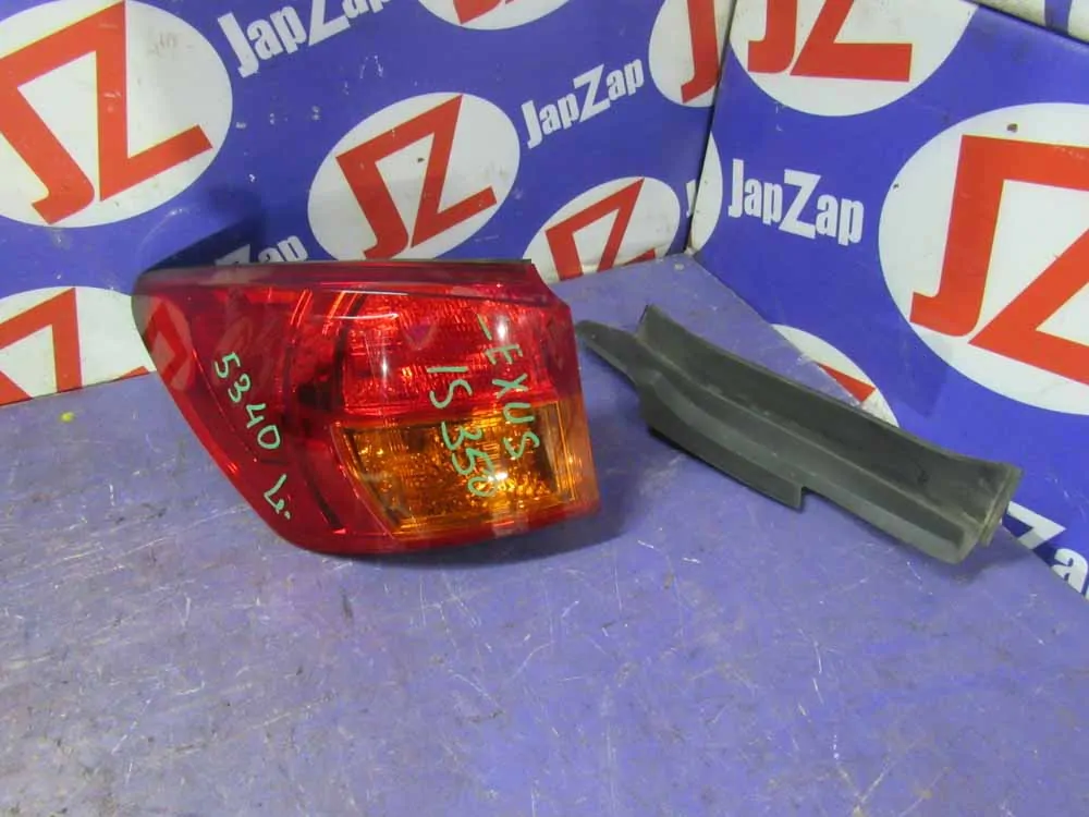 Фонарь задний Lexus IS GSE21