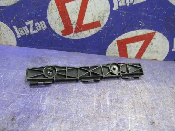 Кронштейн бампера Lexus IS GSE21