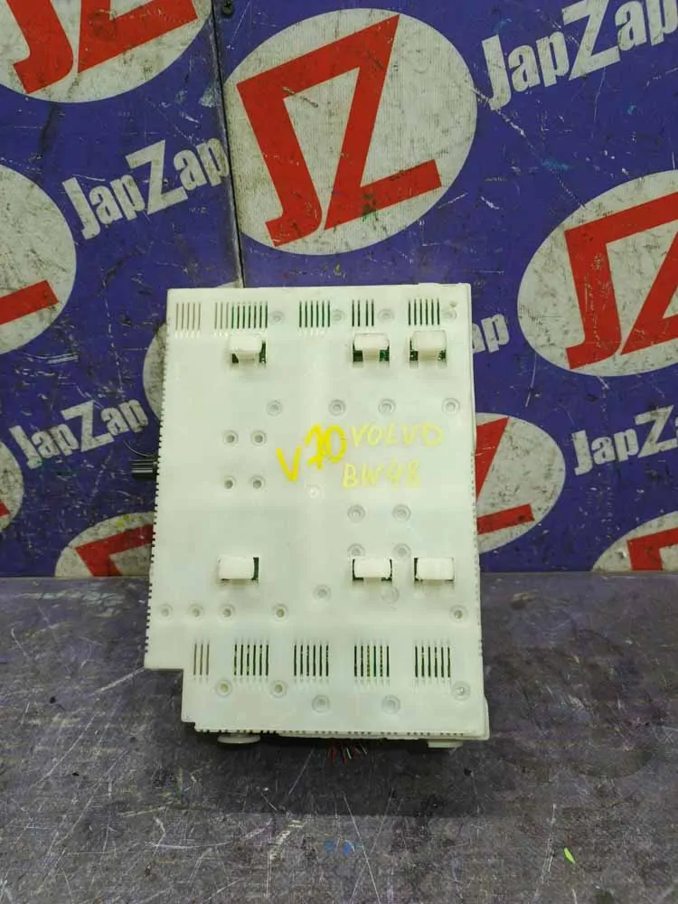 Блок предохранителей, реле Volvo V70 BW48