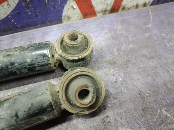 Амортизатор подвески Honda Stepwgn RF3